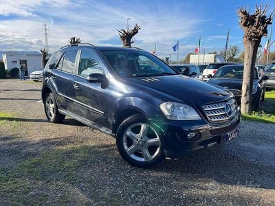Begagnad Mercedes ML320 224 HK (164 kW) 2008 Blå SUV