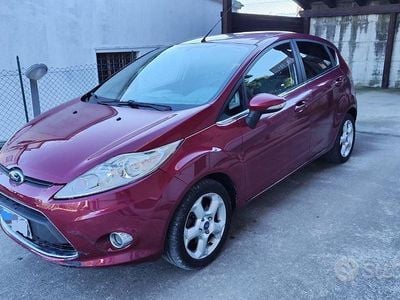 Usata Ford Fiesta Titanium 82 CV (60 kW) 2008 Lilla Utilitaria