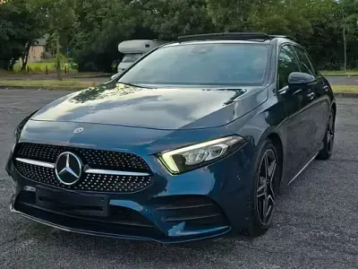 Käytetty Mercedes A200 Premium 150 HP (110 kW) 2021 Sininen Sedan