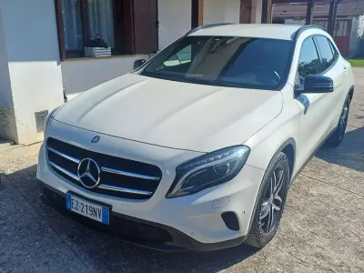 Usata Mercedes GLA220 Premium 170 CV (125 kW) 2015 Bianco SUV