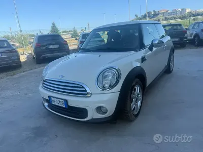 Usata Mini ONE 75 CV (55 kW) 2011 Bianco Utilitaria