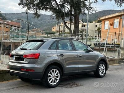 Usata Audi Q3 Advanced 140 CV (102 kW) 2012 Grigio SUV