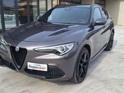 Usata Alfa Romeo Stelvio Veloce 209 CV (153 kW) 2021 Grigio scuro SUV