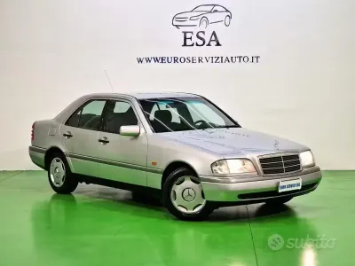 Usata Mercedes C180 Elegance 122 CV (89 kW) 1993 Grigio Berlina