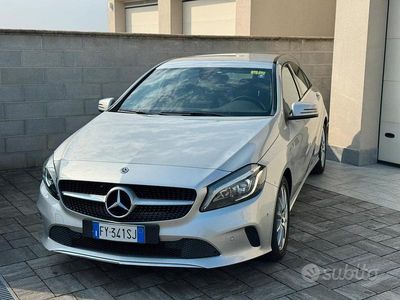 Usata Mercedes A200 156 CV (114 kW) 2017 Grigio Berlina