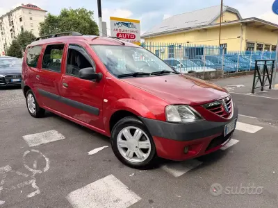 Usata Dacia Logan MCV Lauréate 87 CV (63 kW) 2007 Rosso Station wagon