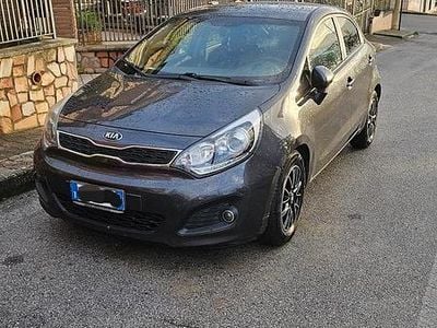 Usata Kia Rio EX 90 CV (66 kW) 2012 Grigio Berlina