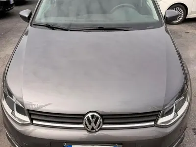 Begagnad VW Polo Comfortline 90 HK (66 kW) 2016 Grå Sedan