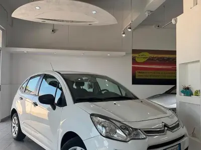 Używany Citroën C3 Exclusive 75 KM (55 kW) 2015 Biały Sedan/Limuzyna