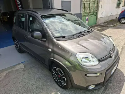 Usata Fiat Grande Panda City Life 69 CV (50 kW) 2022 Grigio colosseo Utilitaria