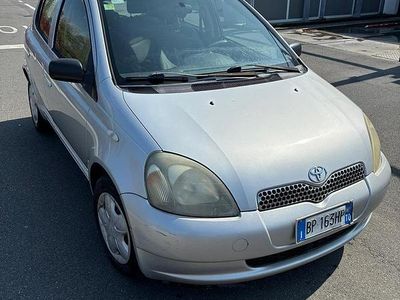 Usata Toyota Yaris 2000 Grigio Berlina