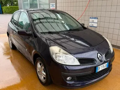 Usata Renault Clio II 75 CV (55 kW) 2007 Grigio Berlina