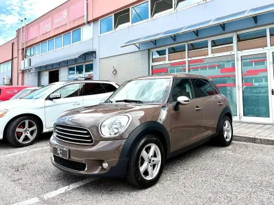 Usata Mini Countryman 90 CV (66 kW) 2012 Marrone SUV