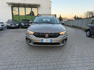 Usata Fiat Tipo Lounge 95 CV (69 kW) 2017 Argento Berlina