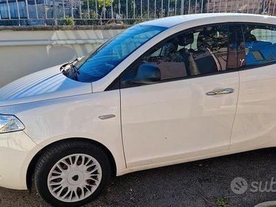 Usata Lancia Ypsilon 95 CV (69 kW) 2016 Utilitaria