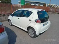 Usata Toyota Aygo 68 CV (50 kW) 2012 Bianco Utilitaria
