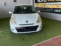 Usata Renault Clio II Dynamique 75 CV (55 kW) 2010 Bianco Berlina