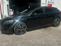 Usata Volvo V40 120 CV (88 kW) 2016 Nero Berlina