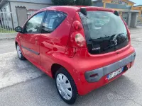 Käytetty Peugeot 107 68 HP (50 kW) 2009 Punainen Viistoperä