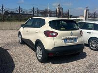 Usata Renault Captur 90 CV (66 kW) 2015 Beige SUV