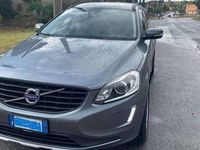 Usado Volvo XC60 150 HP (110 kW) 2017 Cinzento SUV