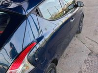 Usata Lancia Ypsilon Silver 69 CV (50 kW) 2017 Blu/azzurro Utilitaria