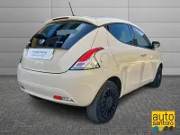 Usata Lancia Ypsilon Gold 69 CV (50 kW) 2022 Beige Utilitaria