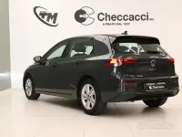 Usata VW Golf VIII Life 110 CV (80 kW) 2021 Grigio Berlina