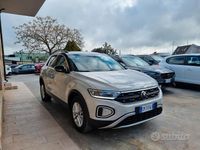 Usata VW T-Roc Life 110 CV (80 kW) 2023 Beige SUV