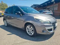 Usata Renault Scénic III 110 CV (80 kW) 2011 Grigio Monovolume