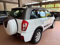 Usata DR DR5 118 CV (86 kW) 2015 Bianco SUV