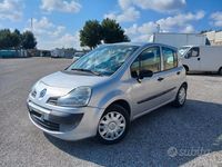 Usata Renault Modus 68 CV (50 kW) 2008 Argento Monovolume