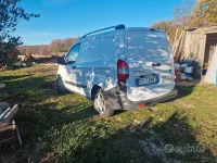 Usata Ford Courier 101 CV (74 kW) 2019 Bianco Monovolume