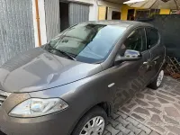 Usata Lancia Ypsilon 85 CV (62 kW) 2013 Grigio Utilitaria