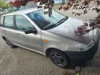 Usata Fiat Punto 73 CV (53 kW) 1994 Grigio Berlina