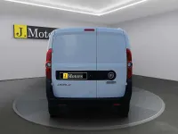 Usata Fiat Doblò 90 CV (66 kW) 2022 Bianco Monovolume
