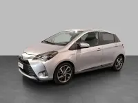 Usata Toyota Yaris Hybrid Active 101 CV (74 kW) 2019 Argento metallizzato Berlina
