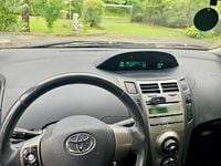 Usata Toyota Yaris 69 CV (50 kW) 2009 Bianco Berlina