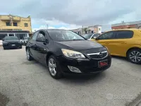 Usata Opel Astra 101 CV (74 kW) 2010 Nero Berlina