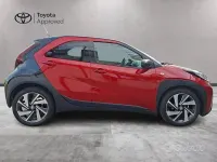 Usata Toyota Aygo X Lounge 72 CV (52 kW) 2022 Red&black met SUV