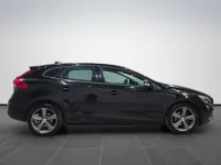 Usata Volvo V40 Kinetic 120 CV (88 kW) 2017 Nero met. Berlina