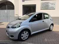 Usata Toyota Aygo Sol 69 CV (50 kW) 2010 Grigio Utilitaria
