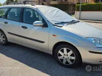 Usata Ford Focus 100 CV (73 kW) 2003 Grigio Station wagon