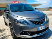 Usata Lancia Ypsilon Gold 69 CV (50 kW) 2023 Grigio Utilitaria
