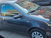 Usata Fiat Punto 77 CV (56 kW) 2009 Grigio Utilitaria