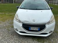 Usata Peugeot 208 Allure 68 CV (50 kW) 2014 Bianco Utilitaria