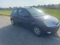 Begagnad Ford Fiesta Ghia 79 HK (58 kW) 2004 Halvkombi