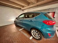 Usata Ford Fiesta Titanium 101 CV (74 kW) 2017 Blu Berlina