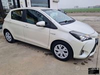 Usata Toyota Yaris Hybrid 73 CV (53 kW) 2017 Bianco Berlina