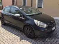 Usata Kia Rio 85 CV (62 kW) 2011 Nero Berlina